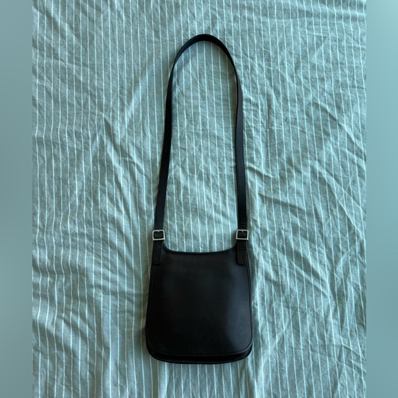 Vintage Coach 9135 Hippie Saddle Bag in Mahogany & Silver Hardware - Picture 3 of 12